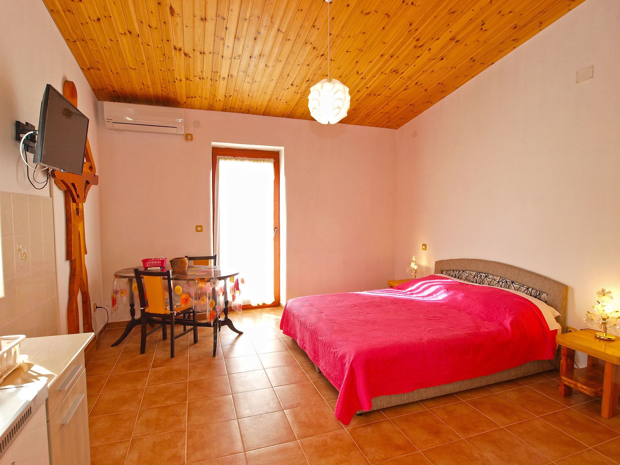 Studio, 1 Bedroom (750/1754) | Desk, iron/ironing board, free cribs/infant beds, free WiFi