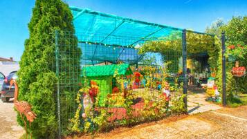 Außen-Kinderspielplatz