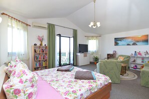 Apartment, 1 Bedroom (1223/11187) | Living area | Flat-screen TV