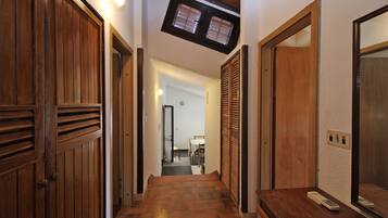 Apartment, 2 Bedrooms (1371/12912) | Living area