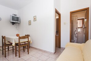 Appartamento, 1 camera da letto (1209/11122) | Area soggiorno | TV