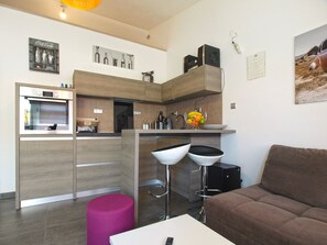 Standard Apartment, 1 Bedroom (934/23284) | Living area
