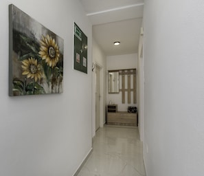 Apartment, 2 Schlafzimmer (821/1919) | Wohnbereich | Flachbildfernseher