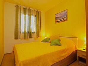 Apartment, 2 Bedrooms (768/1790)