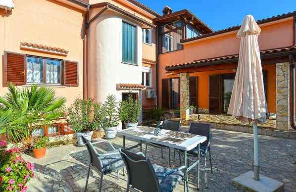 Apartment, 2 Bedrooms (295/1063) | Terrace/patio