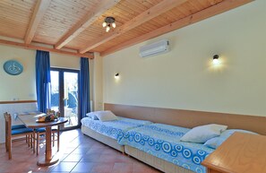 Apartment, 2 Bedrooms (379/862) | Private kitchen | Fridge, microwave, stovetop, coffee/tea maker - Apartments Pam 379 (Rovinj)