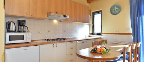 Apartment, 2 Bedrooms (379/862) | Private kitchen