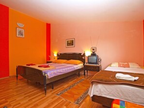 Apartment, 1 Bedroom (382/874) | Iron/ironing board, cribs/infant beds, bed sheets - Apartments Slavica 382 (Pula)
