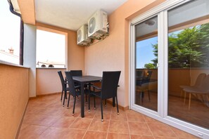 Apartment, 3 Bedrooms (928/2193) | Balcony