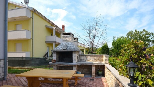Huoneisto, 2 makuuhuonetta (829/1942) | Terassi/patio