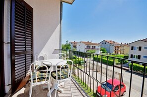 Apartment, 2 Bedrooms (829/1942) | Balcony