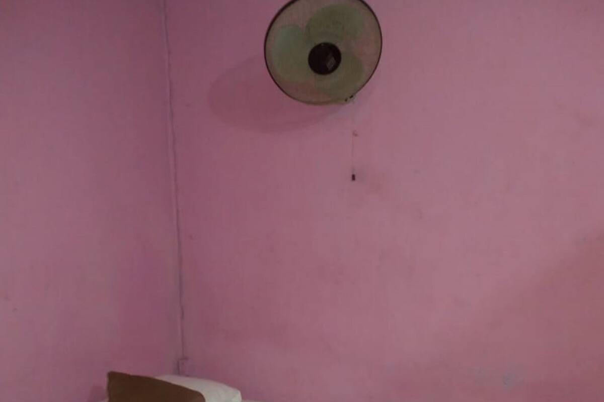 Caja de seguridad en la habitación y escritorio