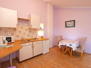 Apartment, 1 Schlafzimmer (1002/3283) | Eigene Küche | Großer Kühlschrank, Mikrowelle, Herdplatte