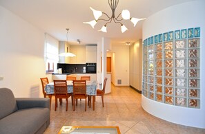 Apartment, 2 Bedrooms (1299/12346) | Living area | TV - Apartments Elvis 1299 (Vrsar)