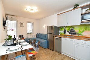 Standard Apartment, 2 Bedrooms (742/28478) | Private kitchen | Fridge, microwave, stovetop, dishwasher
