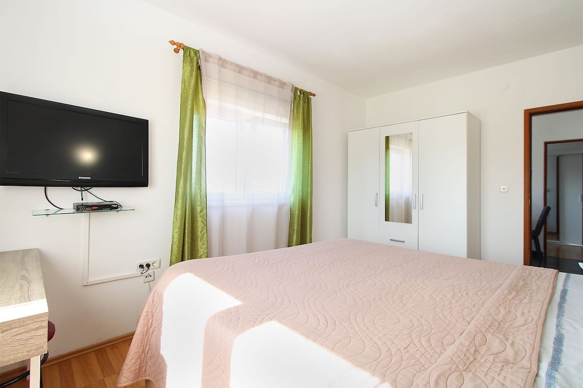 Apartment, 2 Bedrooms (1008/3314)