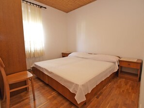 2 chambres, fer et planche à repasser, Wi-Fi gratuit, draps fournis