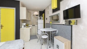 Apartment, 1 Bedroom (1280/12243) | Living area | Flat-screen TV - Apartments Heli 1280 (Labin)