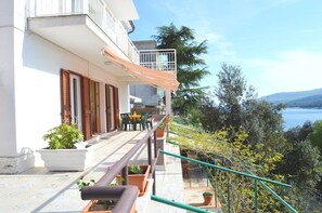 Front of property - Apartments Heli 1280 (Labin)