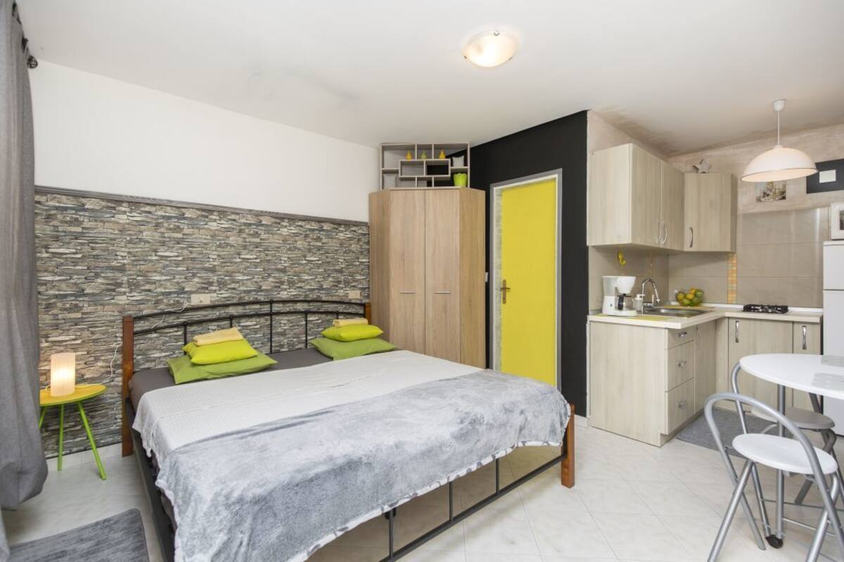 Apartamento, 1 quarto (1280/12243) | Área de estar | TV de tela plana