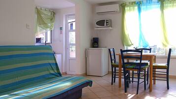 Apartment, 1 Bedroom (1284/12274) | Living area | TV