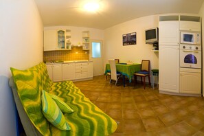 Appartement, 2 slaapkamers (1284/12271) | Woonruimte | Televisie