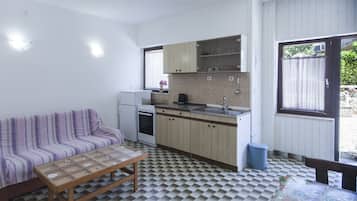 Apartment, 1 Bedroom (1398/13153) | Living area | TV