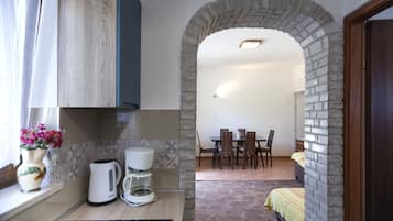 Apartment, 2 Bedrooms (1398/13154) | Living area | TV