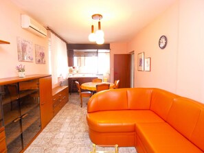 Appartement, 2 slaapkamers (1124/13338) | Woonruimte | Televisie