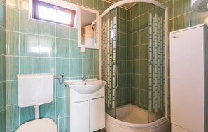 Departamento, 1 habitación (1204/11063) | Baño | Regadera, toallas, papel de baño 