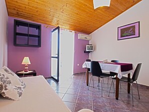 Apartment, 1 Schlafzimmer (1298/12340) | Wohnbereich | Fernseher