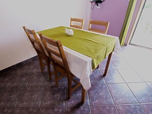 Apartment, 1 Schlafzimmer (1298/12339) | Essbereich im Zimmer