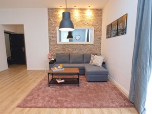 Apartment, 1 Schlafzimmer (1472/13599) | Wohnzimmer | Flachbildfernseher