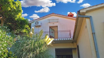 Apartment, 2 Bedrooms (981/2644) | 1 bedroom, iron/ironing board, free WiFi, bed sheets