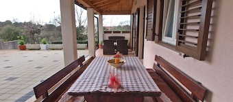 Apartments Lean 1048