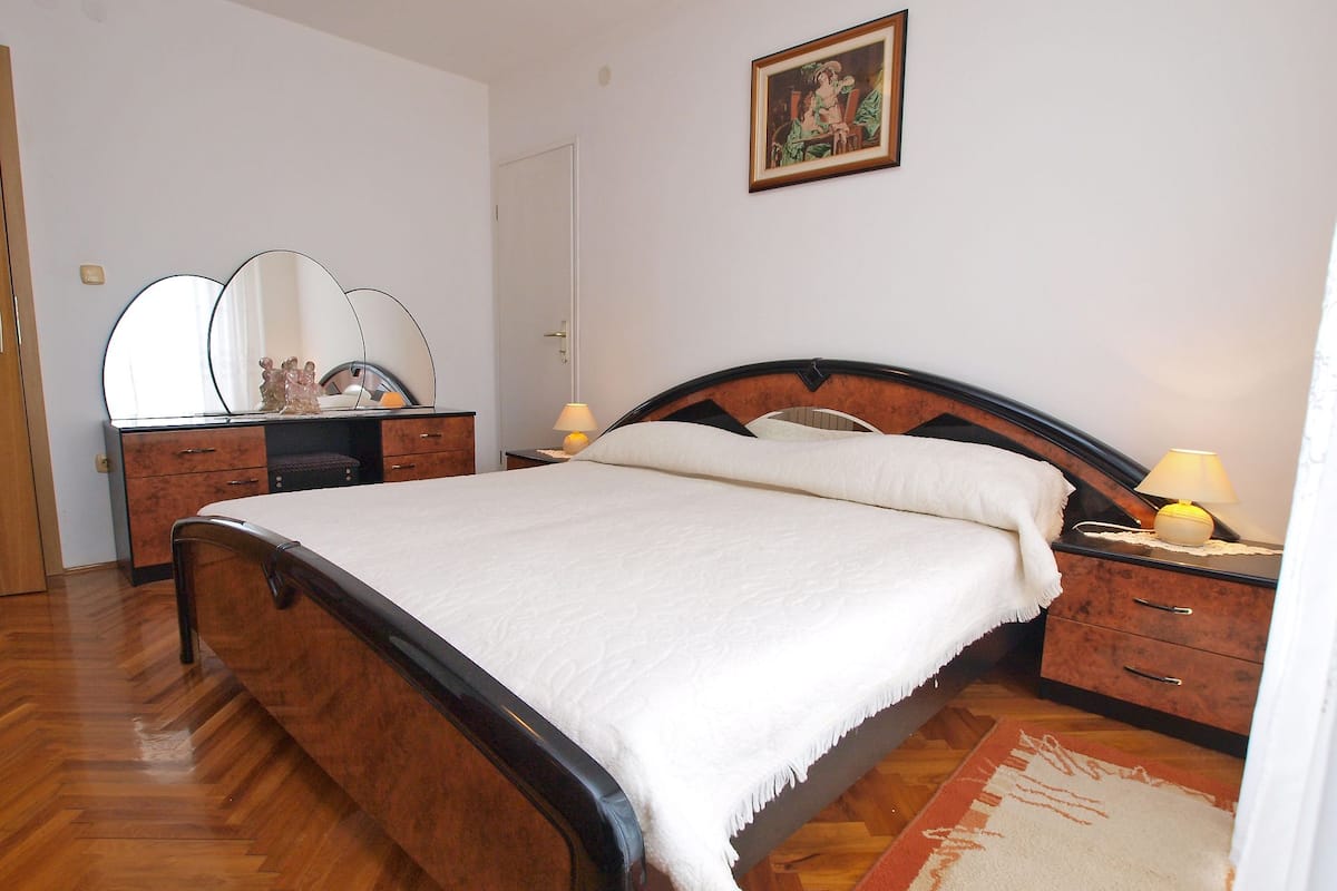 Apartment, 1 Bedroom (1048/3914) | 1 bedroom, iron/ironing board, free cots/infant beds, free WiFi