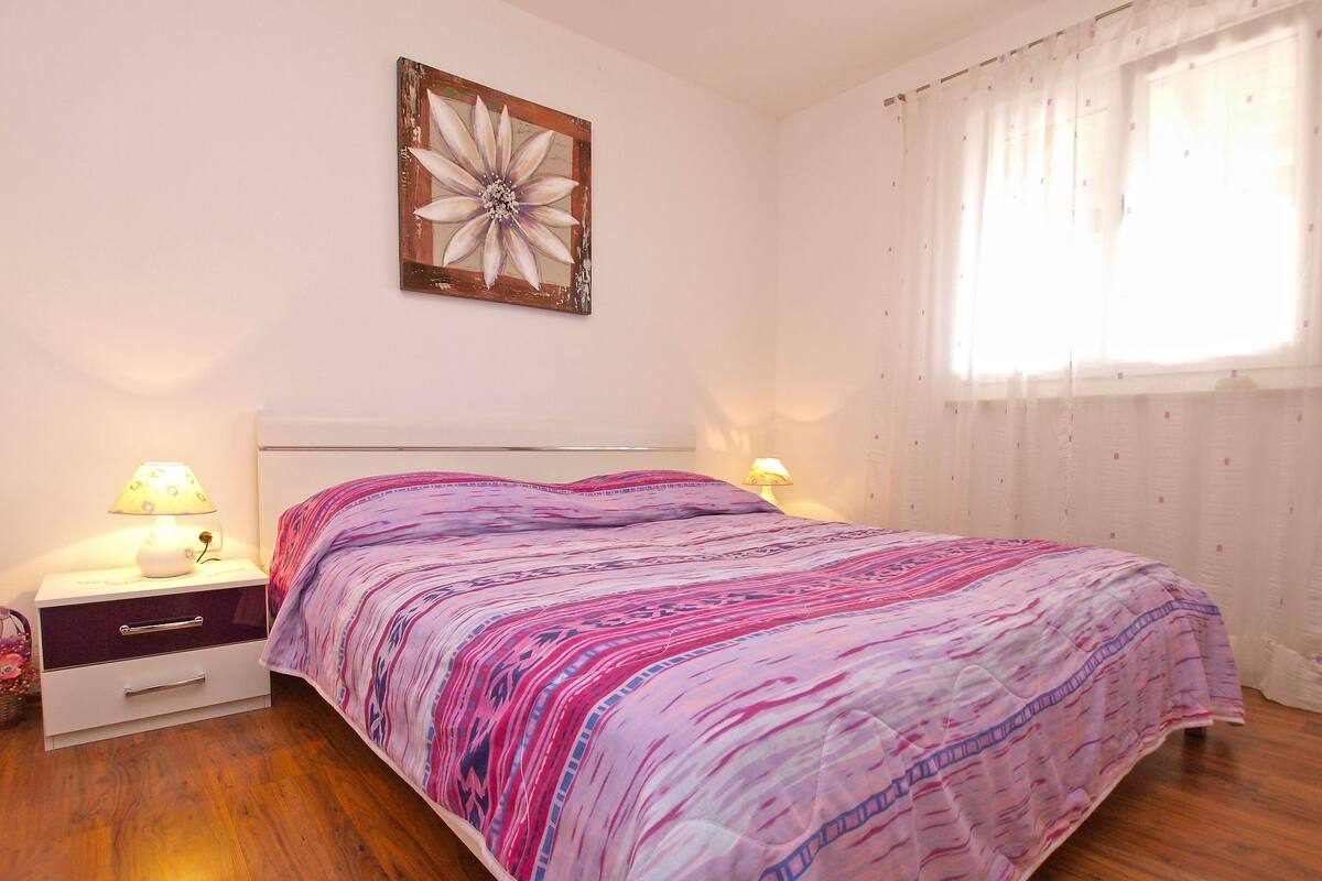 Apartment, 2 Bedrooms (1048/3908) | 1 bedroom, iron/ironing board, free cots/infant beds, free WiFi