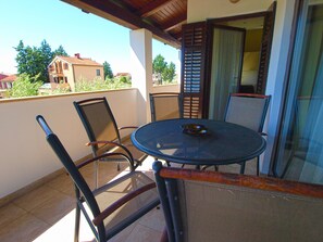 Departamento, 3 habitaciones (1105/9551) | Balcón