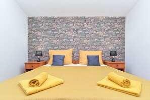 Apartment, 1 Bedroom (596/1440)