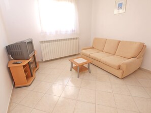 Apartamento, 1 quarto (954/2431) | Sala de estar | TV