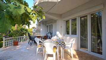 Apartment, 3 Bedrooms (1493/14310) | Terrace/patio