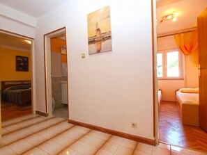 Apartment, 3 Bedrooms (1493/14310) | 3 bedrooms, iron/ironing board, free WiFi, bed sheets
