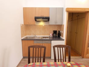 Apartment, 1 Schlafzimmer (1099/9470) | Eigene Kochnische | Kühlschrank, Herdplatte, Wasserkocher mit Kaffee-/Teezubehör