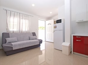 Appartement, 2 chambres (1454/13449) | Salle de séjour | Téléviseur à écran plat