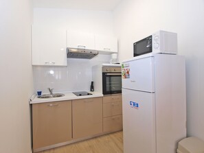 Appartement, 2 chambres (1454/13447) | Cuisinette privée | Réfrigérateur grande capacité avec congélateur, four à micro-ondes