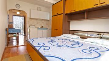 Apartment, 1 Bedroom (1066/5085) | 1 bedroom, iron/ironing board, free WiFi, bed sheets