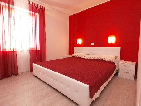 Apartment, 2 Bedrooms (1000/3236)