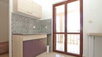 Apartment, 1 Bedroom (718/1671) | Private kitchen | Fridge, stovetop, coffee/tea maker, electric kettle