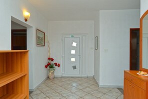 Apartment, 4 Bedrooms (624/1491) | In-room safe, iron/ironing board, free WiFi, bed sheets - Apartments Nelli 624 (Pula)