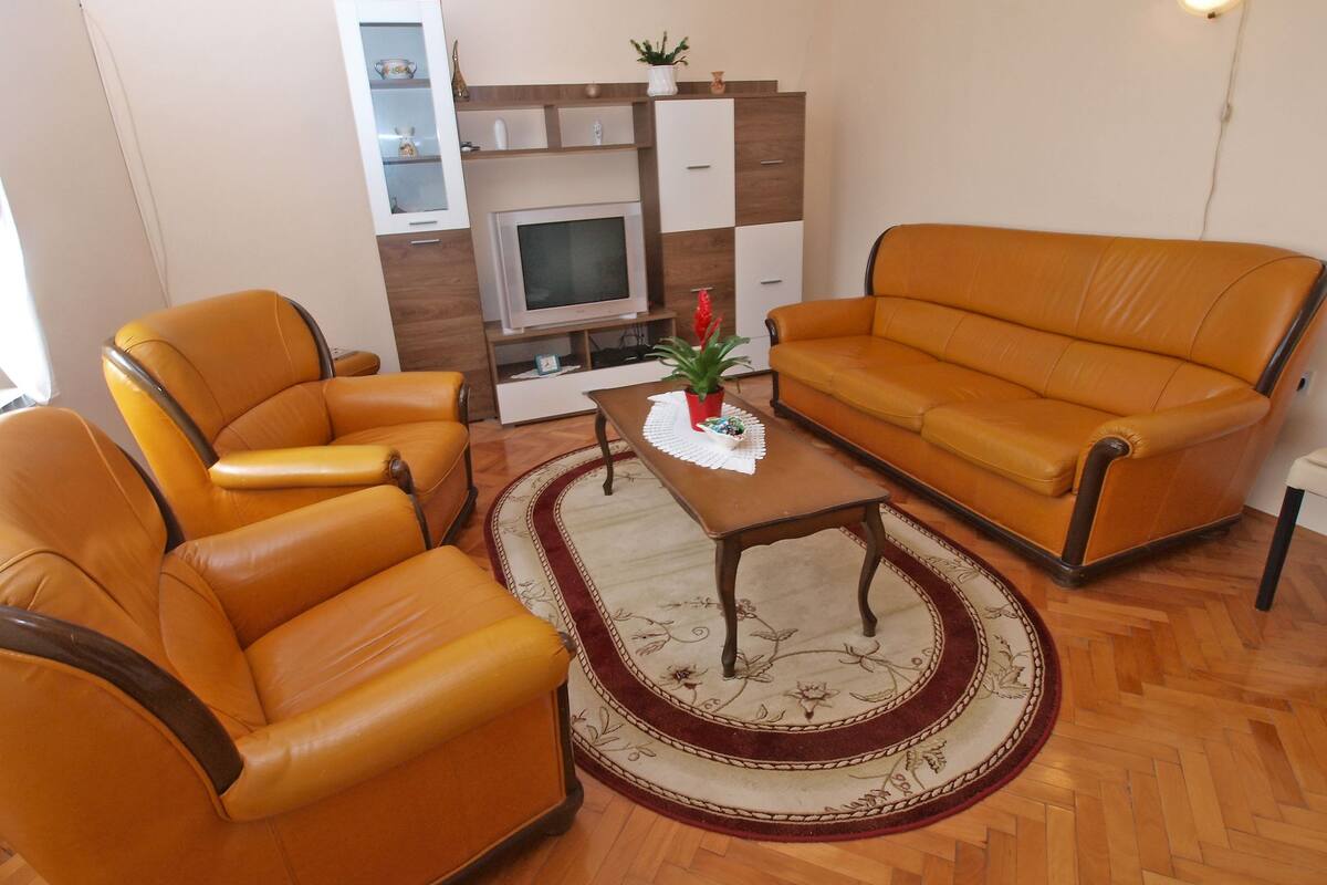 Apartment, 2 Bedrooms (1056/4401) | Living room